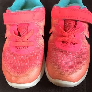 Nike sneakers size 8 toddler
